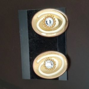 Swirl Oval stud earring